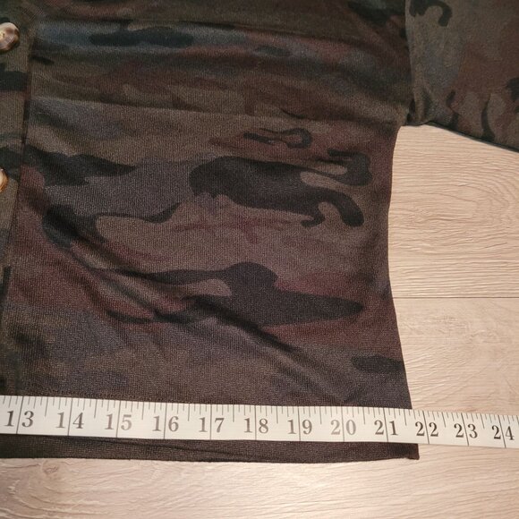 Social Standard By Sanctuary Sweater L Daytripper Camo Cardigan Thin Knit NWT - Picture 8 of 10